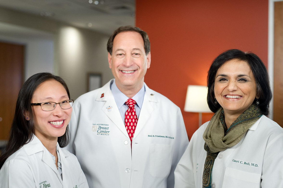 Joh_Friedman_Bedi_Labcoat_Group_Portrait_Breast_Center_11.27.2016_ggp111916_0480.jpg