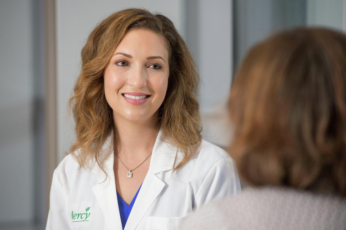 Baruch_Labcoat_AA_F_Patient_Model_Lydia Wilson_12.14.2020_Mercy-DrDanielleBaruch-089-028.jpg