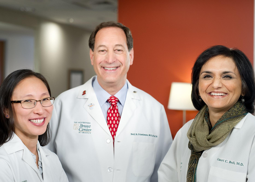 Joh_Friedman_Bedi_Labcoat_Group_Portrait_Breast_Center_11.27.2016_ggp111916_0480.jpg